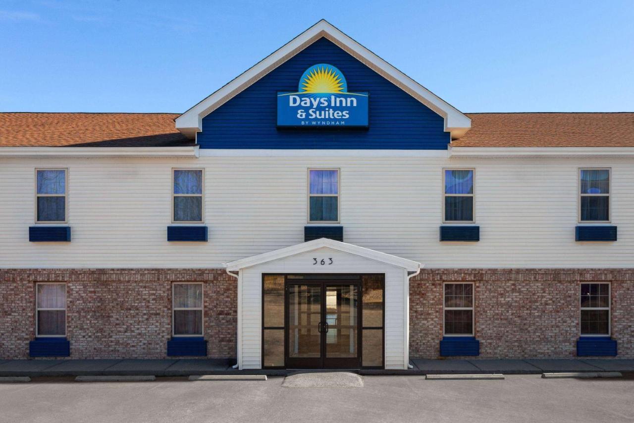 Days Inn & Suites By Wyndham Sellersburg Εξωτερικό φωτογραφία